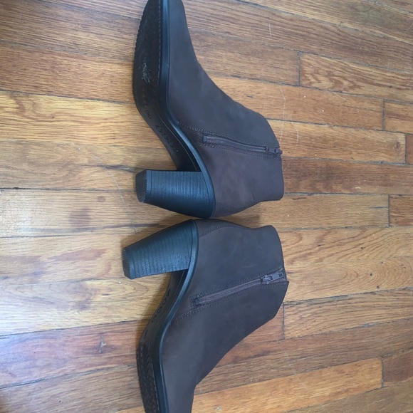 Ankle booties - Picture 3 of 3